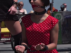 Mačiatko, Bdsm, Bondáž, Femdom, Fetiš, Podpätky, Vonku, Na verejnosti