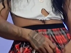 18 ans, Amateur, Couple, Tir de sperme, Branlette thaïlandaise, Masturbation, Transsexuelle, Adolescente