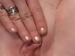 Szőke, Műcerka, Ujjazás, Olasz, Maszti, Érett koros, Egyedül, Régebbi évjáratú pornó