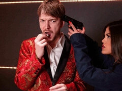 Κώλος, Πίπα, Μελαχροινή, Σε στάση σκύλου στα τέσσερα, Φετιχ, Μαλακία, Γλείψιμο, Αυνανισμός