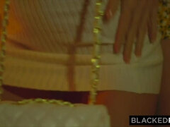 Brunette, Pikk, Bakfra, Raseblandet, Kyssing, Fitte, Ridning, Barbert