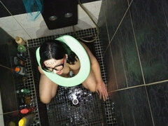 Sexi Wife Taking Enormous Load of Piss on Face