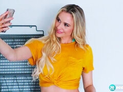 Americkej, Veľké kozy, Blondína, Prstovanie, Prirodzené prsia, Pička, Vychudnutá, Stripping