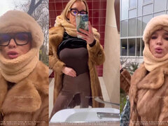 Une Salope Dans Les Toilettes - Virginie Caprice - Virginie caprice