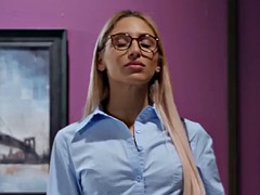 Tekintélyes didik, Latin lány