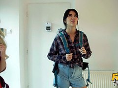 18, フェラチオ, イギリス人, 大学生, 淫乱熟女, オーガズム, ティーン, 三人