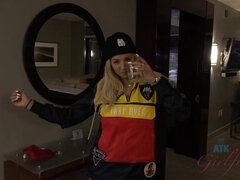 Amatéři, Blondýna, Přítelkyně, Masturbace, Venku, Různé pohledy, Kouření, Vlhká