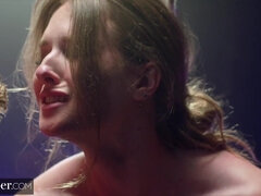 Bondage domination sadisme masochisme, Blonde, Sucer une bite, Gorge profonde, Faciale, Chevaucher, Fessée, Gicler