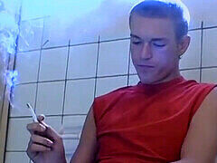 Cuarto de baño, Gay, Fumando