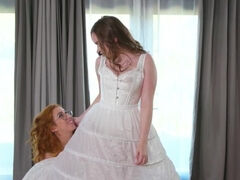 Stepsister seduces the bride in a lesbian porn movie