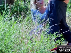 Voyeur Outdoor Fucking With Skinny Blonde - Spizoo