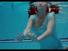 Femme's swimming pool teen (18+) clip