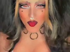 Peitos grandes, Travestis, Fetiche, Hardcore, Masturbação, Hermafrodita andrógina, Tetas, Brinquedos