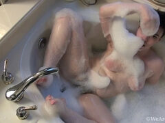 Dmitri Vosche masturbates in her soapy bubble bath