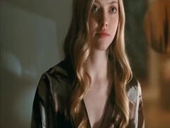 Julianne moore amp amanda seyfried girl-on-girl vignette in chloe