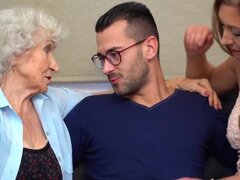 En gros plan de très près, Mamie, Poilue, Mature, Mère que j'aimerais baiser, Maman, Fils, Plan cul à trois