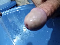 I masturbate in the sink, cum and then wash myself