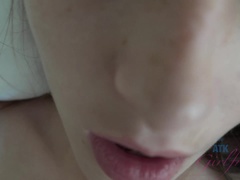 Avsugning, Creampie, Fingering, Fotjobb, Handjobb, Rakad, Mager, Tuttar