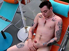 Homosexuelle, De plein air, Solo, Tatouage