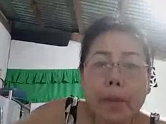 Mature Thai Whore Showing Off Her Body