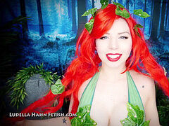 Giantess Poison Ivy