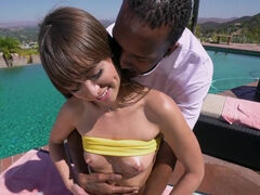 Riley Reid servicing massive black shlong outdoors