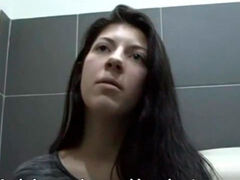 Leie, Blasen, Braunhaarige, Handjob, Pov, Rasiert, Jungendliche (18+), Toilette