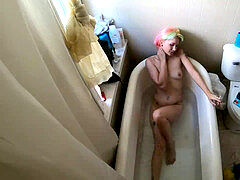 Rainbow Brite takes a bath
