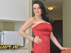 Gros seins, Robe, Doigter, Énorme, Mature, Chatte, Solo, Nénés