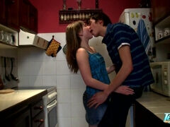 Hot Teenage Fucking In The Kitchen - Solo