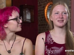 Skater Girl und Metal Girl haben Spaï mit Toys - 720P amateur lesbian sex
