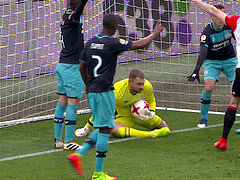 Feyenoord drills PSV with blunder by zoet