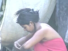 wow... awesome desi village ultra-hottie bathing outside