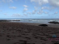 Plage, Petite amie, Branlette thaïlandaise, Nue, De plein air, Pov, Nénés, Mouillée