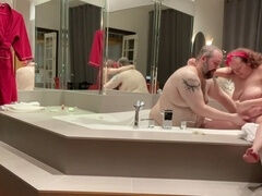 화장실, 크고 아름다운 여자, 약간 뚱뚱한, 핑거링, 키스, 빨간 머리