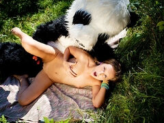 Brunette fuck in the woods toy panda