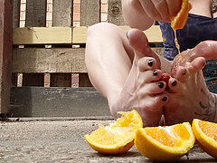 pixie Nixx crushes Fruit bootlessly! Juicy Soles and Wet, Drippy Toes.