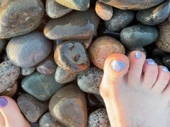 Beach foot fetish (with ASMR) - petite soles and long toes of domina Lara