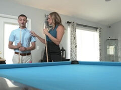 Grosser arsch, Grosser schwanz, Blondine, Nahaufnahme, Handjob, Hd, Milf, Pool