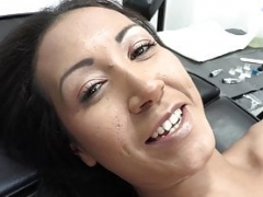 Sucer une bite, Éjaculer dans la bouche, Tir de sperme, Faciale, Fille latino, Chatte, Tatouage