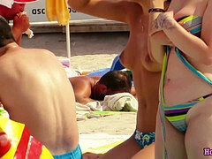 Pláž, Bikini, Viditeľná píča, Vonku, Na verejnosti, Teenka, Voyeur