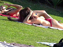 fat culo g-strings Sexy teens Tanning beach Voyeur HD Spycam Vid