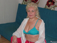 Amateur granny, mature, homemade milf