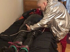 Gay bdsm bondage: Latex breathplay and controlling your breath