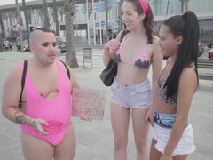 Hardcore, Sexo grupal em 3 com 2 mulheres e um homem, Ao ar livre cartaz de rua outdoor, Público