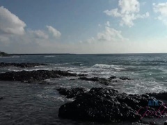 Spiaggia, Sfavillanti, Fidanzata, Masturbazione, All'aperto, Punto di vista pov, Tette, Bagnata