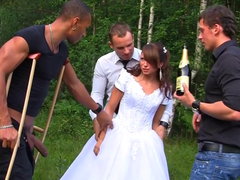 Sposa, Macchina, Donna donna uomo, Sesso di gruppo, Gruppo, Interrazziale, All'aperto, Ragazza