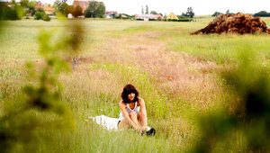 Sexy brunette Suzy Rainbow utterly naked and masturbating