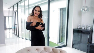 Nomi Melone looks classy AF even while taking it deep