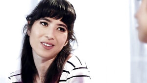 Stepsisters decide to share a bath to fuck each other